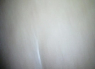 Elle parle au téléphone pendant un plan baise