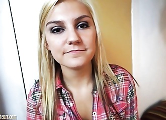 Amateur girl fucked hard at casting