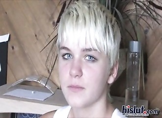 Claudia, bonasse blonde au sex-appeal hallucinant