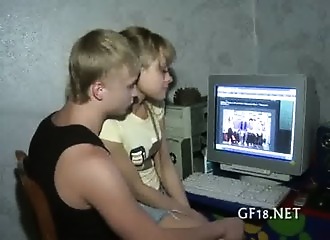 Plan sexe piquant pour ce couple candauliste