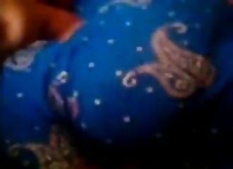 Une indienne salope à fourrer sur sa bite